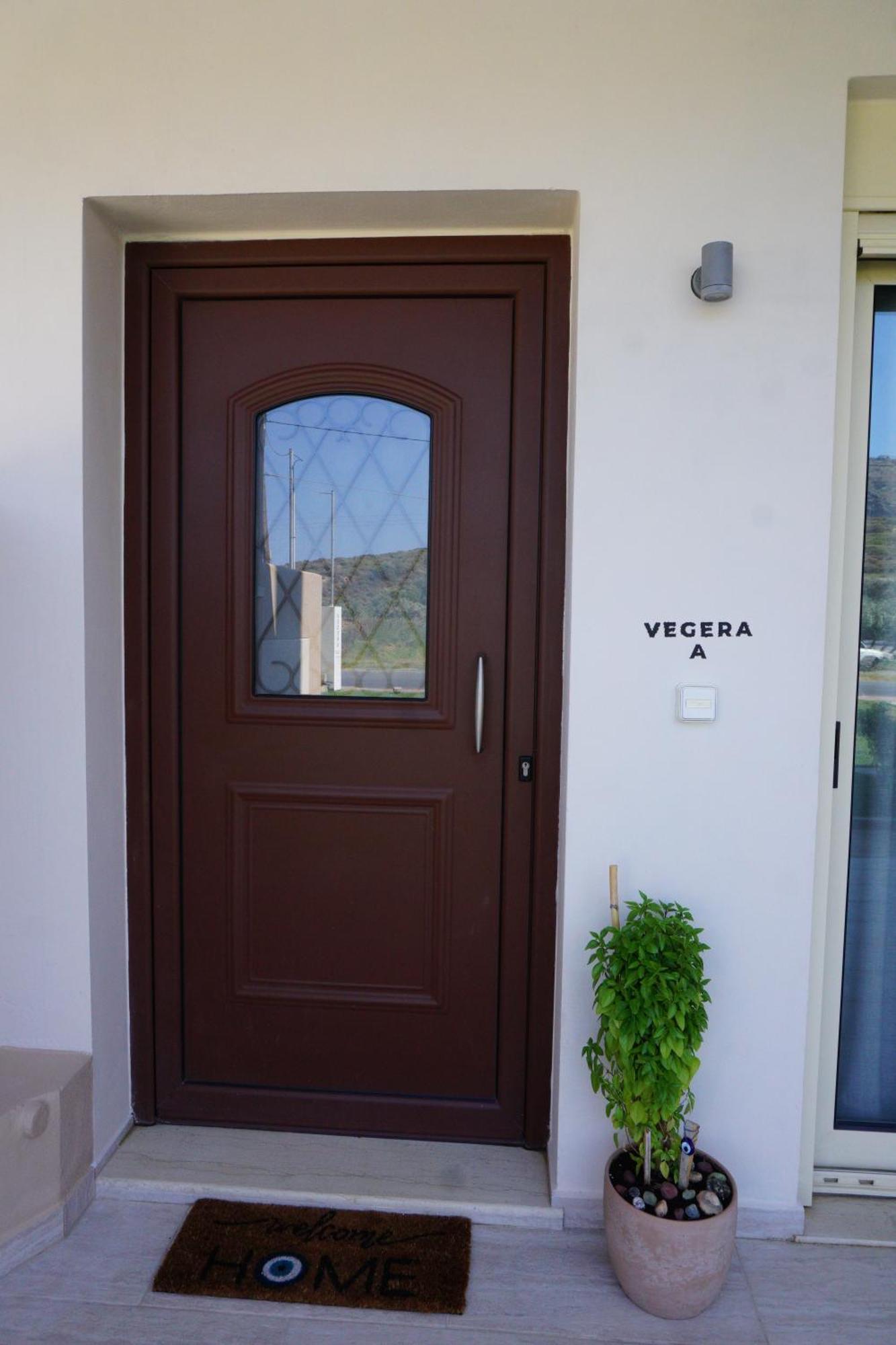 Vegera Holiday Homes Плакиас Экстерьер фото